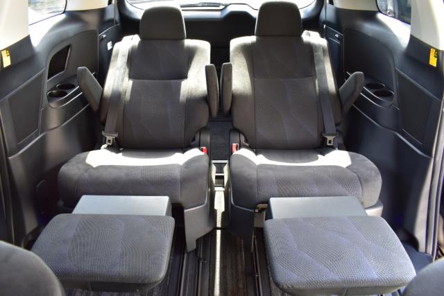 スーパーロングスライド、リクライニング、両側アームレスト、オットマンで快適な空間が完成いたします♪