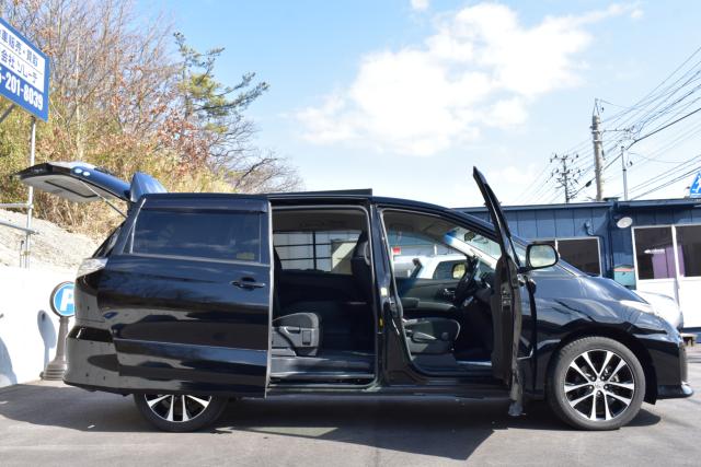 両側パワースライドドアで乗り降りも楽々でございます♪