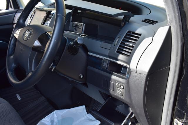 運転席側も収納満載でございます♪