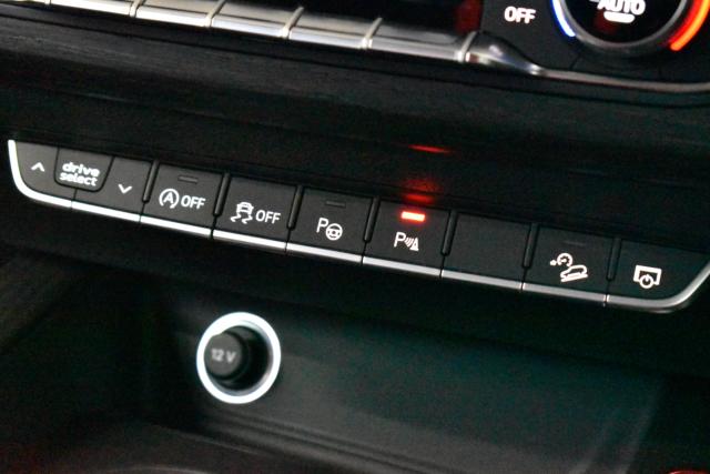 アウディ Ａ４オールロードクアトロ（新潟県新潟市西区）