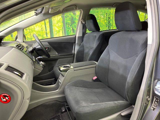 プリウスα(新潟県新潟市東区)