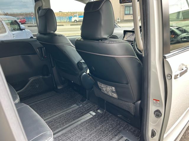 ヴォクシーハイブリッド(新潟県新潟市南区)