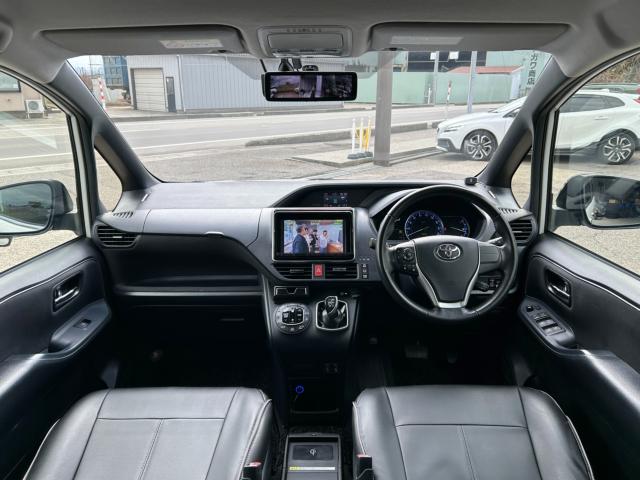 ヴォクシーハイブリッド(新潟県新潟市南区)