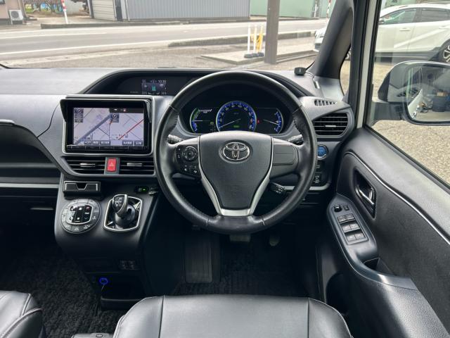 ヴォクシーハイブリッド(新潟県新潟市南区)