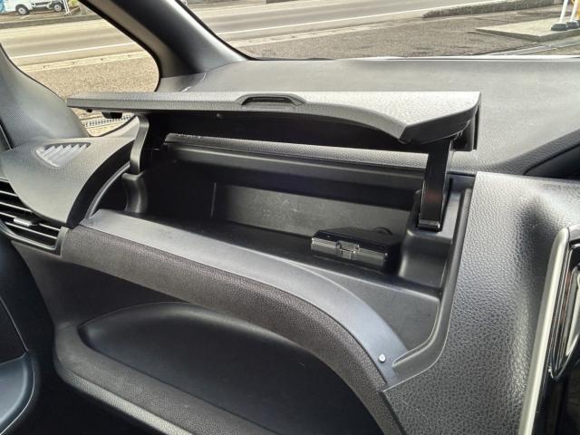 ヴォクシーハイブリッド(新潟県新潟市南区)