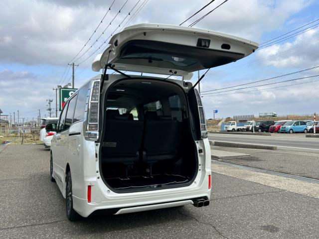 ヴォクシーハイブリッド(新潟県新潟市南区)