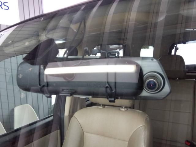 万が一の事故に備える安心のミラー型前後ドラレコ♪