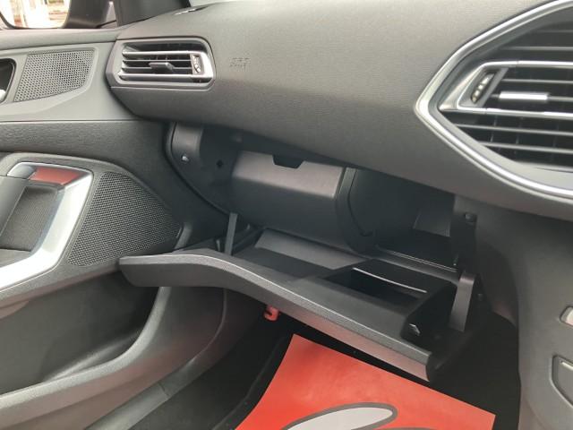 プジョー ３０８（新潟県燕市）