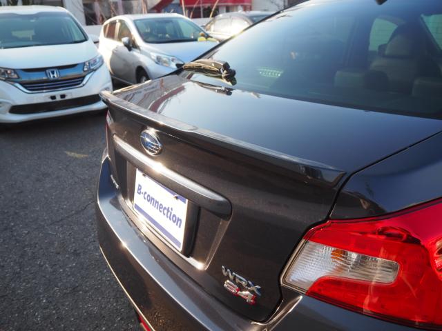 純正トランクスポイラー！お好みのカスタマイズへの変更も対応可能です♪