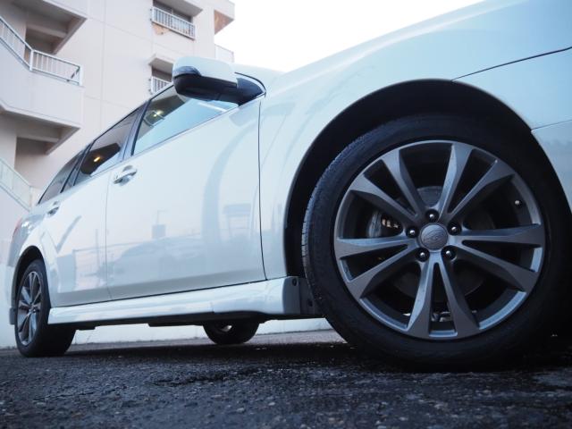 純正17インチAWが足元を煌びやかせます♪