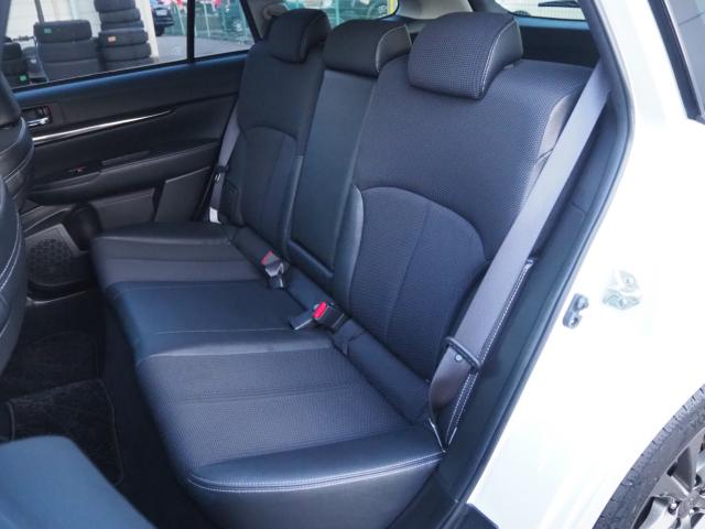 広々とした２列目は居住性が高く、快適なドライブが楽しめます♪