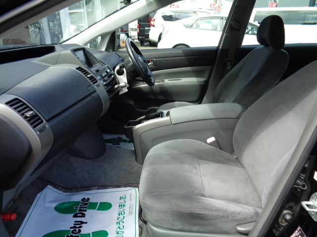 当社、販売車輌はすべてご納車後、3ヶ月または3,000kmまで無料保証付です。万一の場合でも、安心してお乗りいただけます。