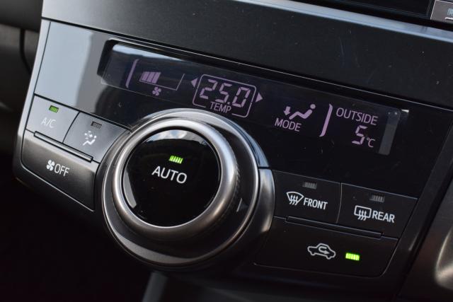 プリウスα（新潟県新潟市西区）