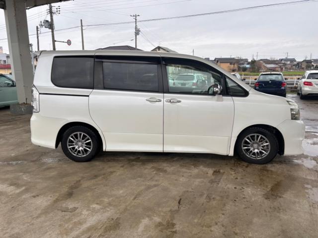 ヴォクシー（新潟県新潟市北区）画像9