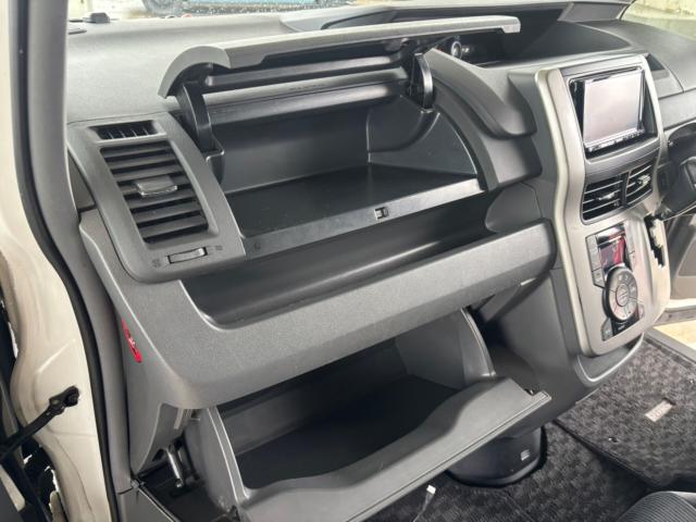 ヴォクシー（新潟県新潟市北区）画像30