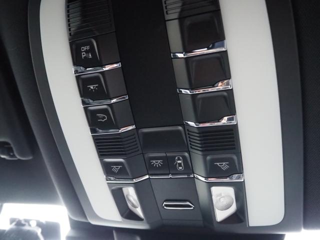 ポルシェマカン（新潟県新潟市西区）