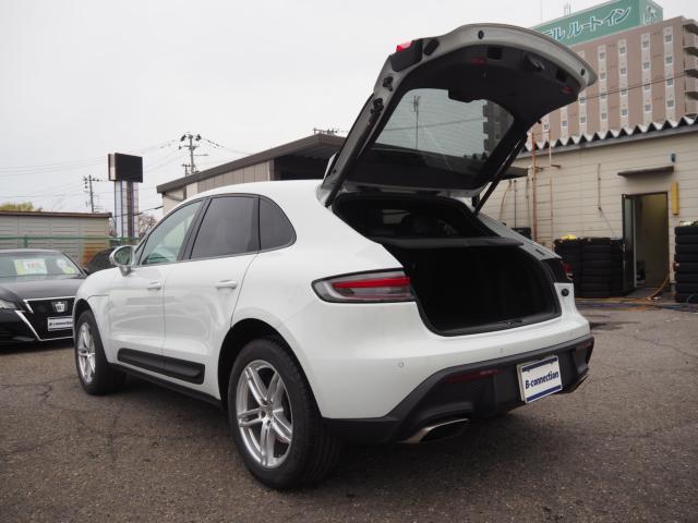 ポルシェマカン（新潟県新潟市西区）