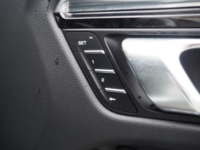 ポルシェマカン（新潟県新潟市西区）