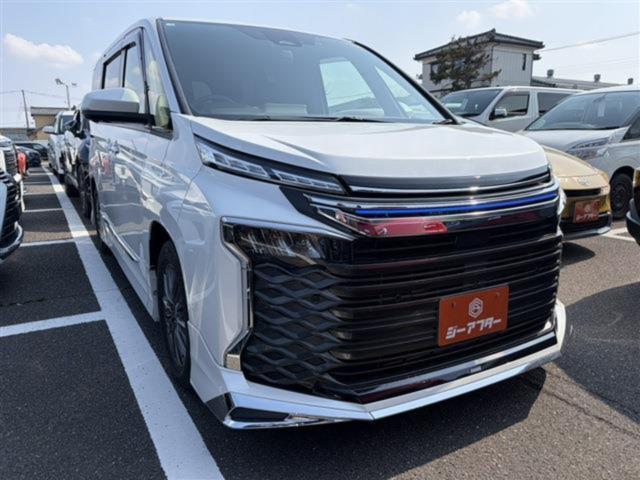 ヴォクシーハイブリッド（新潟県新潟市東区）