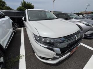 アウトランダーPHEV 2.4 G プラスパッケージ 4WD R2登録ナビTV360°カメラ電動RゲートLED