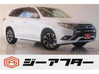 アウトランダーPHEV 2．0 G プレミアムパッケージ 4WD 禁煙車 純正ナビ フルセグTV 全周囲カメラ ロックフォードプレミアムサウンド 温熱黒革シート 電気温水式ヒーター 衝突軽減ブレーキ 電動リアゲート プッシュ