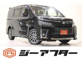 ヴォクシー 2．0 ZS 4WD 禁煙車 純正9インチナビ フルセグTV バックカメラ フリップダウンモニター 両側電動スライドドア LEDヘッドライト 革巻きステアリングホイール Bluetooth接続可 4W