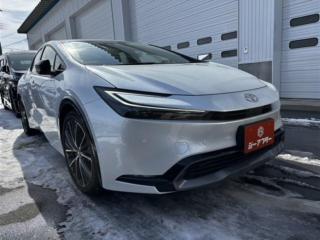 プリウス 2．0 Z E-Four 4WD ワンオーナー 禁煙車 純正12．3インチナビ フルセグTV 全周囲カメラ デジタルインナーミラー ガナドールマフラー 温冷黒革シート ステアリングヒーター ワイヤレス