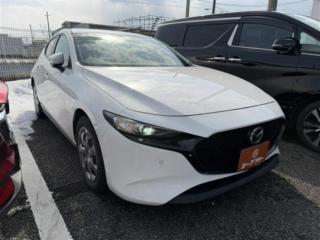 MAZDA3ファストバック 1．5 15C 4WD 禁煙車 純正8．8インチナビ バックカメラ レーダークルーズコントロール クリアランスソナー ブラインドスポットモニター LEDヘッドライト ETC アイドリングストップ ステ