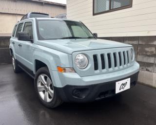 ジープ・パトリオット スポーツ アイスブルーボディ