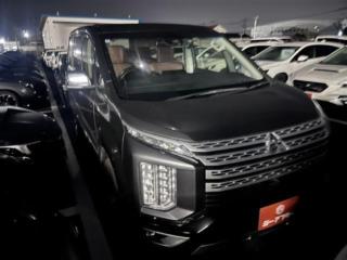 デリカD:5 2.2 P ディーゼルターボ 4WD 禁煙車 純正10インチナビ フルセグTV アラウンドビューモニター 両側電動スライドドア 前席シートヒーター 電動リアゲート ステアリングヒーター アダプティブク