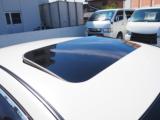 OP装備のサンルーフ搭載！換気や採光はもちろん、車内にいながら景色を楽しんで頂けます♪