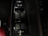 全席オートウインド、電動格納ミラーございます。
