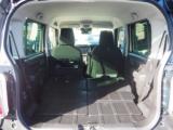 ☆広々した荷室はゴルフバック等の大きな荷物も積めます♪