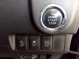 プッシュスタート♪鍵を使用せずにボタン操作だけでエンジンを始動♪便利かつ防犯性も高いです!!更に衝突回避支援機能も装備で安心です♪