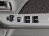全席パワーウィンドウ　電動格納ドアミラー