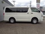 気持ちよく、皆様に乗っていただくため、当社の車輌は展示する前に、徹底的に清掃・磨きを行ないます。他店と比べてみてください。