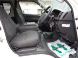 当社、販売車輌はすべてご納車後、3ヶ月または3,000kmまで無料保証付です。万一の場合でも、安心してお乗りいただけます。